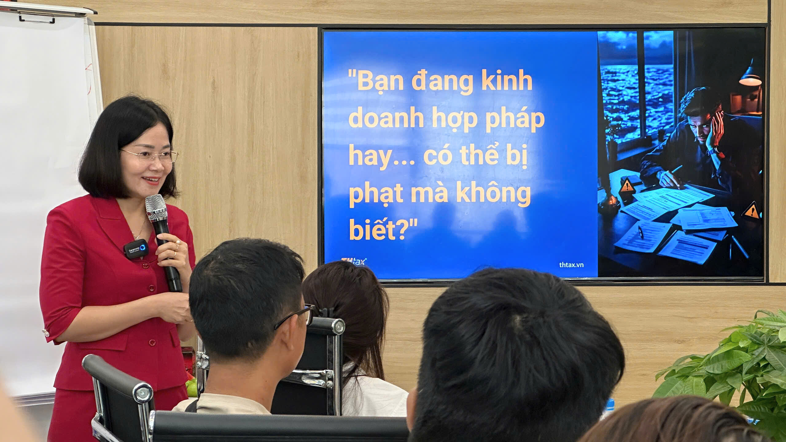Buổi Tư vấn Thuế & Pháp lý diễn ra rất sôi nổi