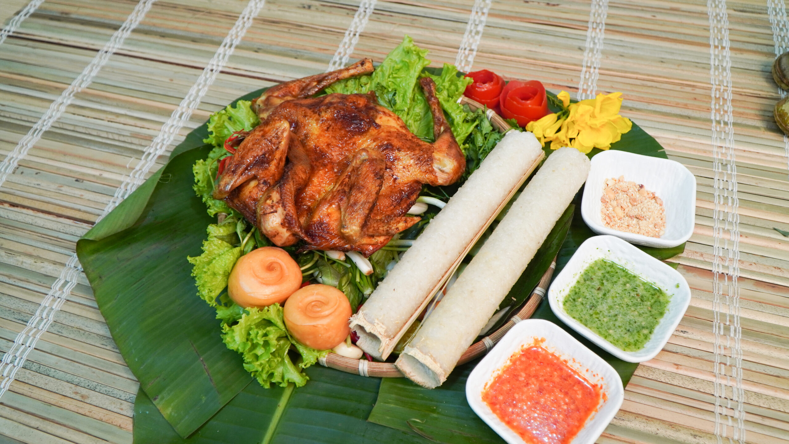 Gà nướng ngũ vị, món ăn không thể thiếu trong dịp Lễ
