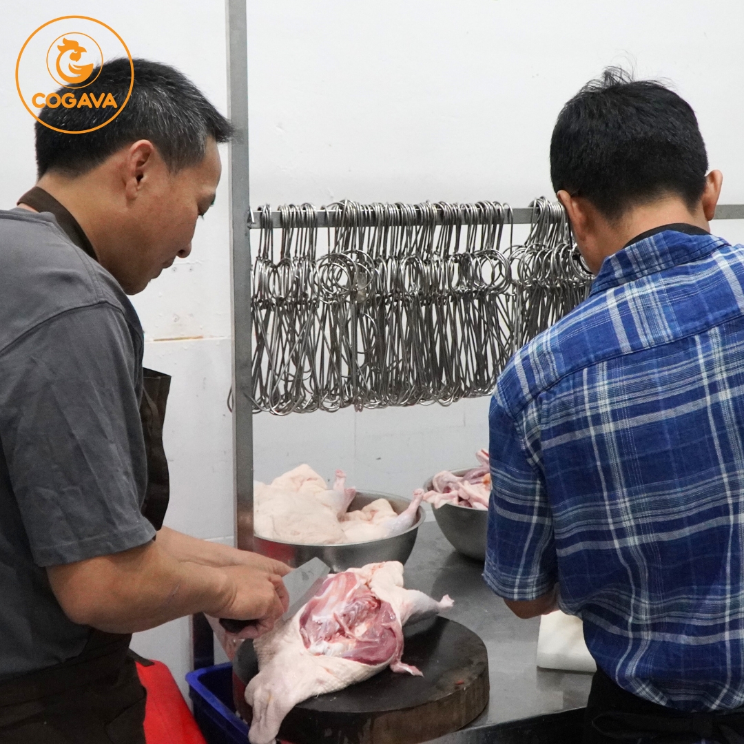 Học viên thực hành 100% trên nguyên liệu thật